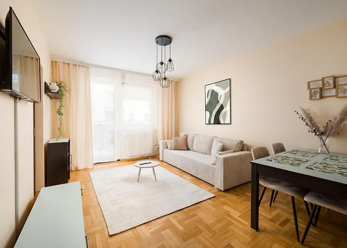 National Stadium Charming Apartment
