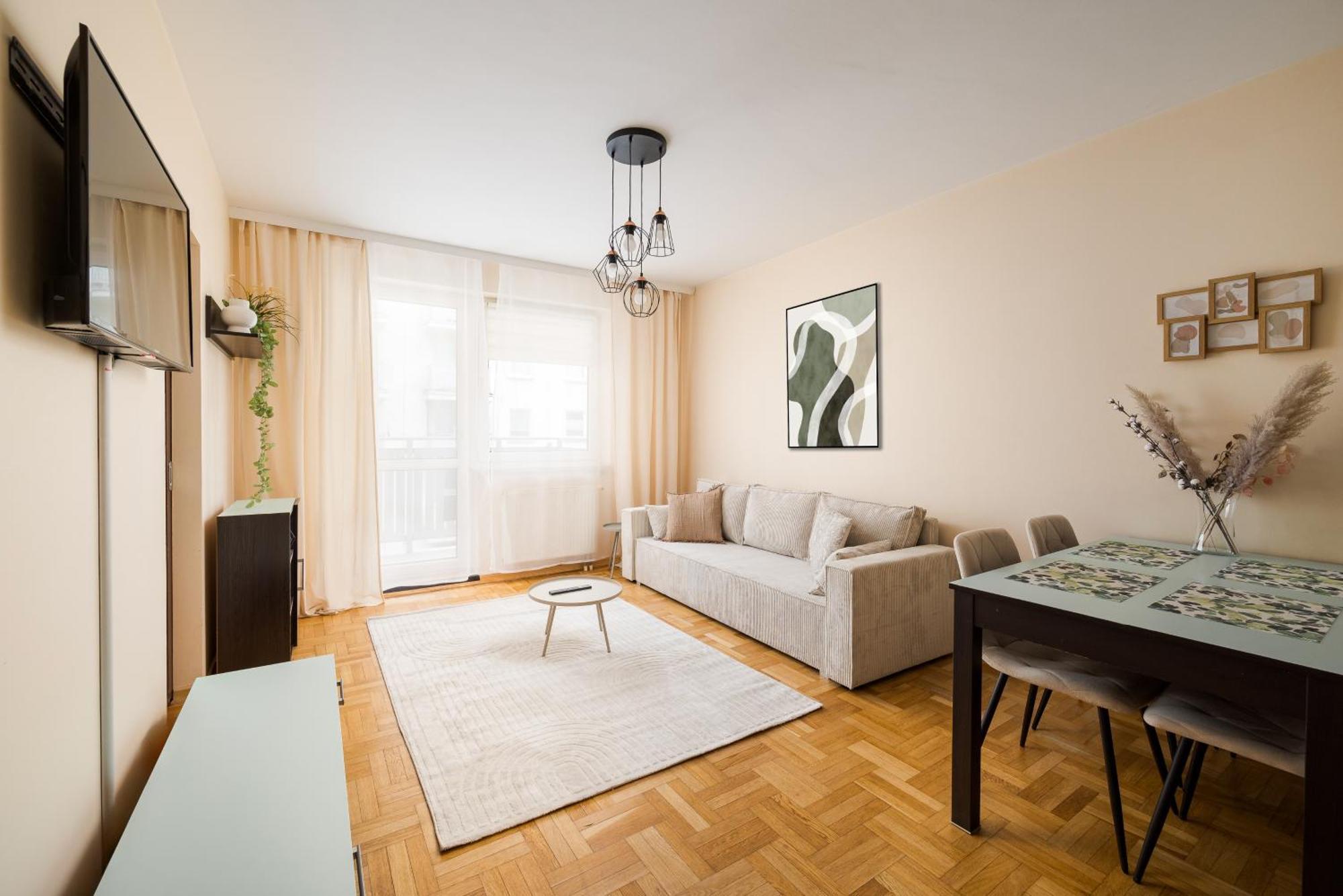 National Stadium Charming Apartment *